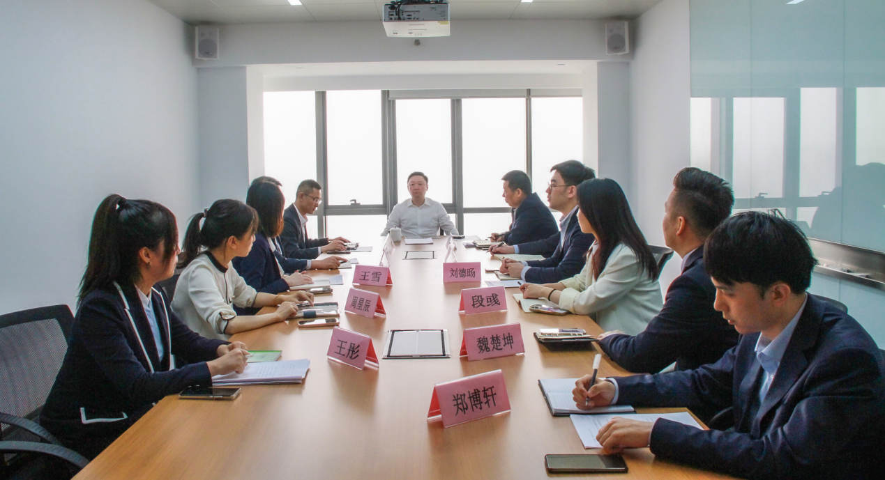 公司黨委書記、董事長杜巖岫調(diào)研投行業(yè)務(wù)部